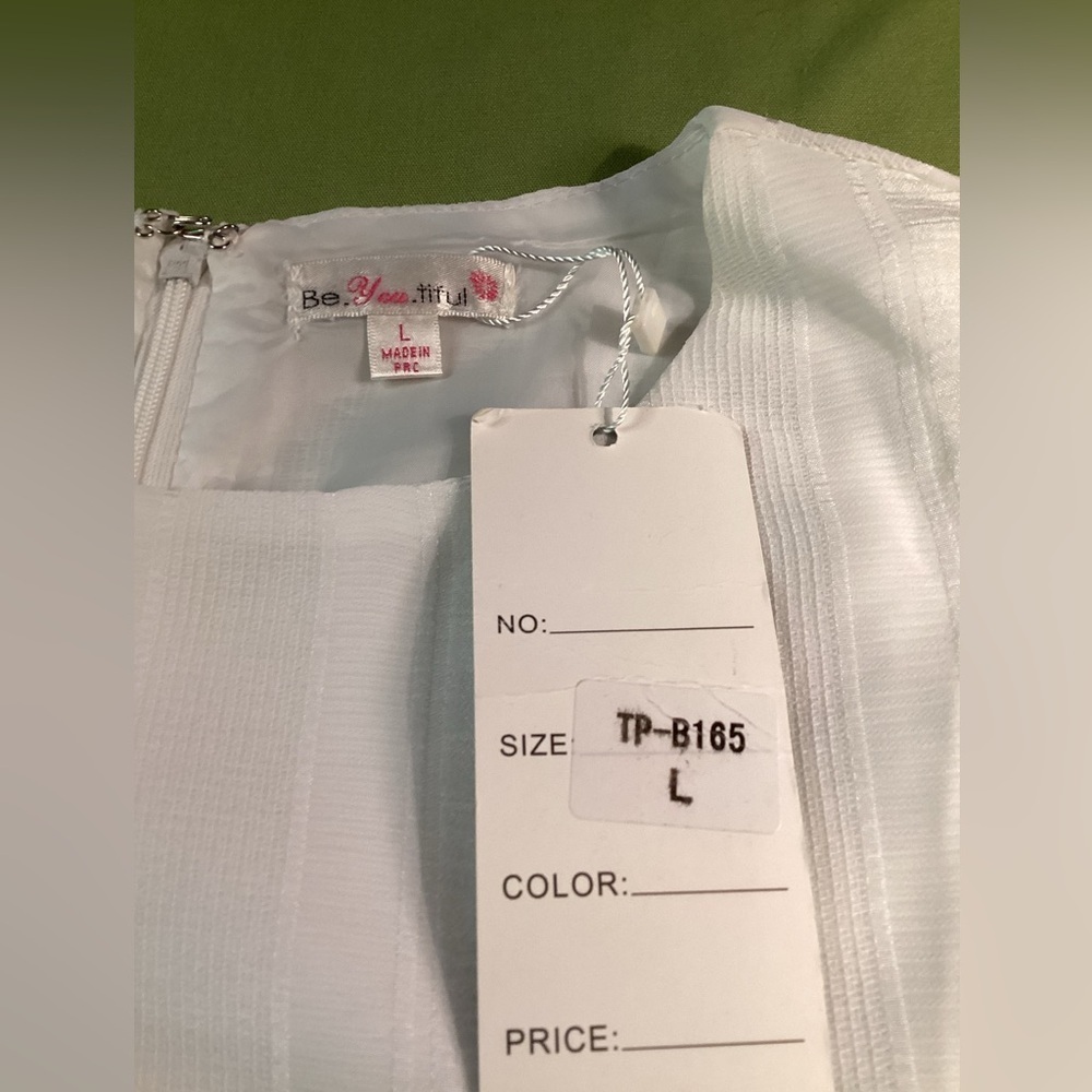 BE YOU TIFUL NEWT SLEEVELESS WHITE TOP - Picture 12 of 13